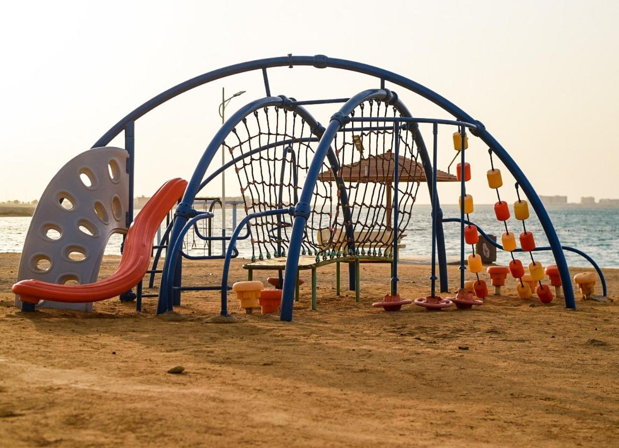 Hotel & Resort Golden Marina Yanbu Exterior photo